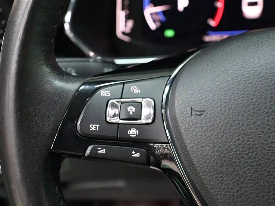VOLKSWAGEN PASSAT 2020