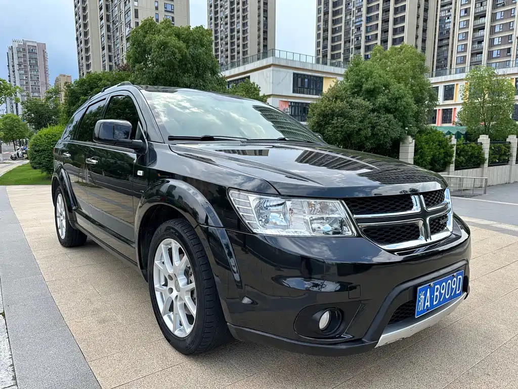 DODGE JCUV 2014