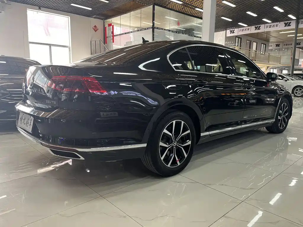 VOLKSWAGEN MAGOTAN 2022