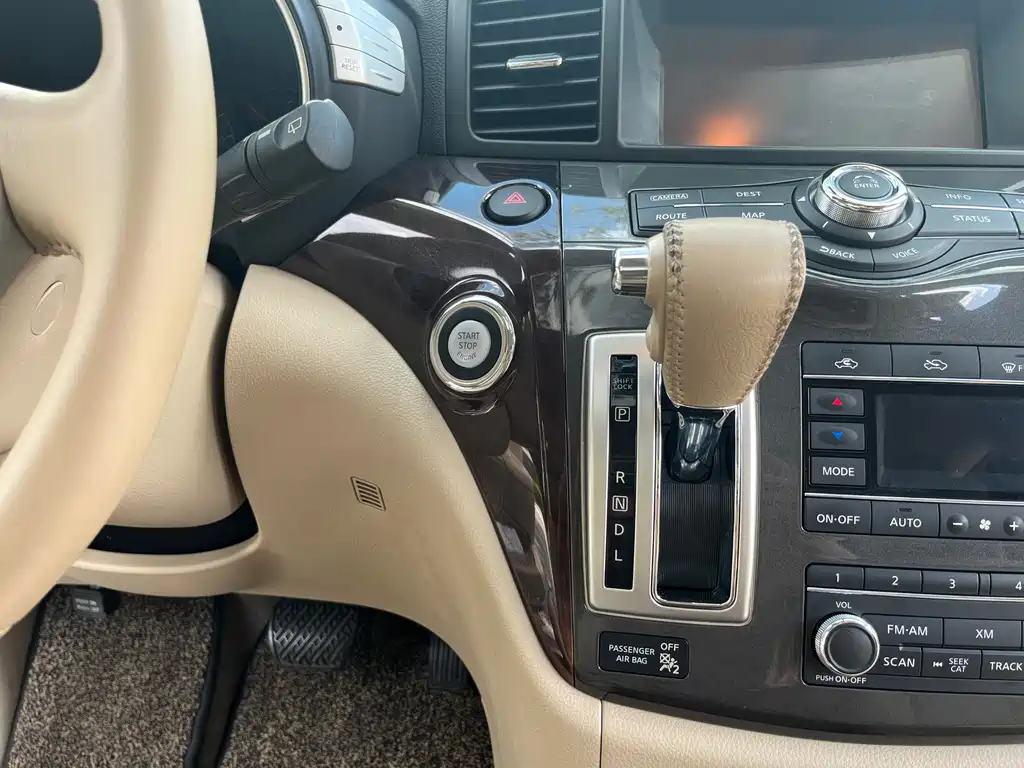 NISSAN QUEST 2015