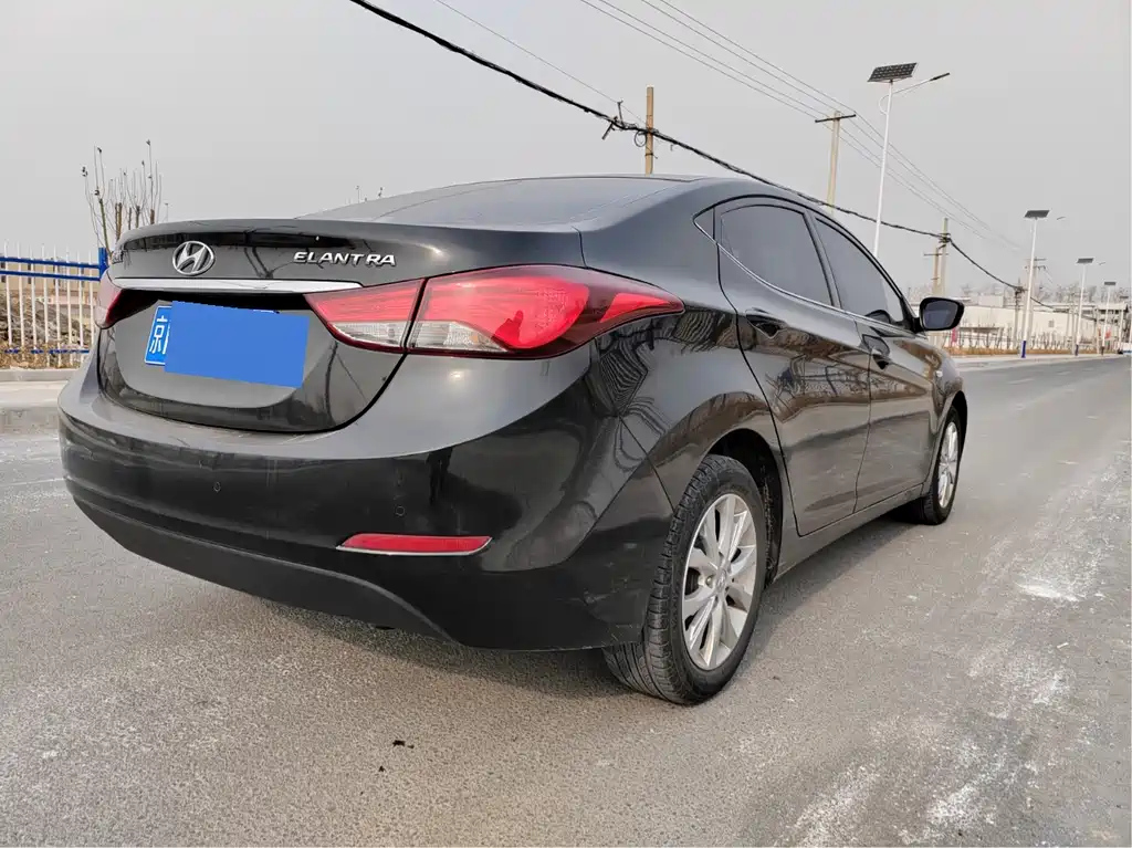 HYUNDAI ELANTRA 2017