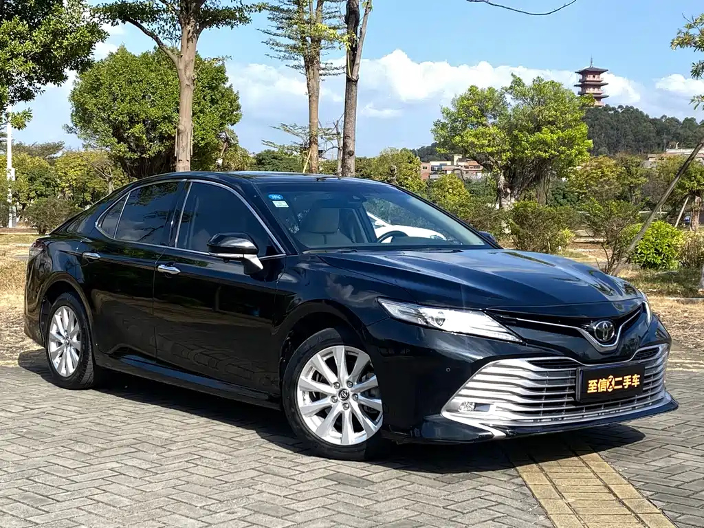 TOYOTA CAMRY 2018