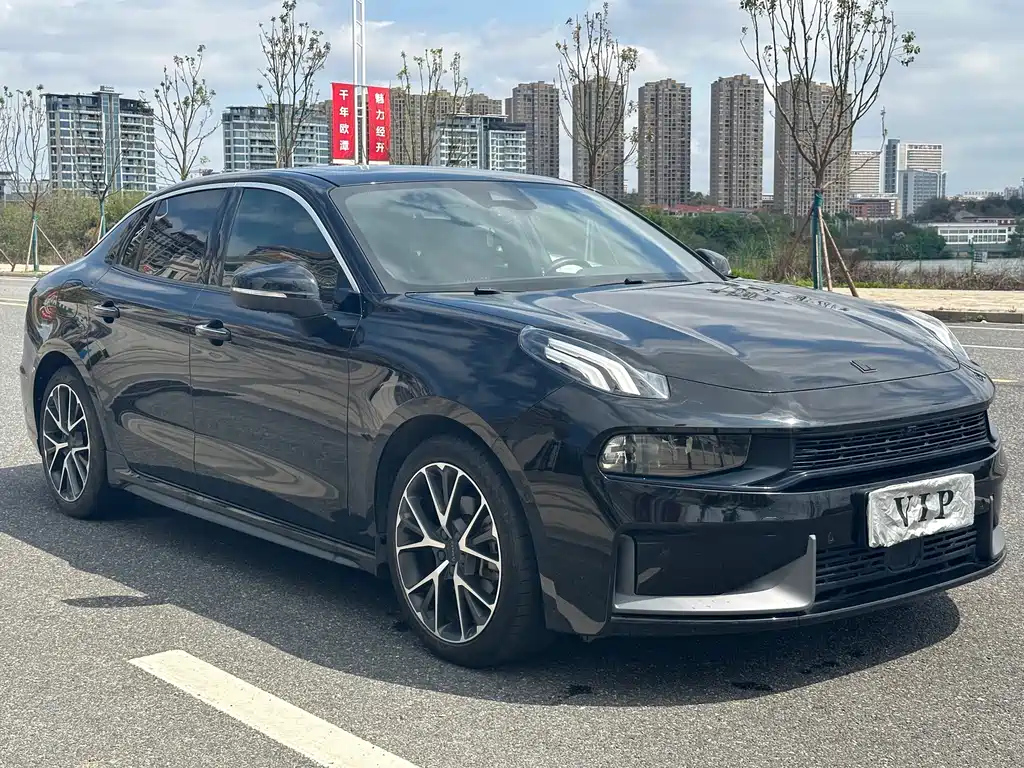 LYNK&CO 03 2020