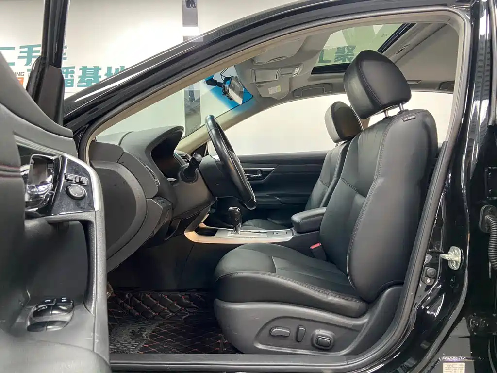 NISSAN TEANA 2017