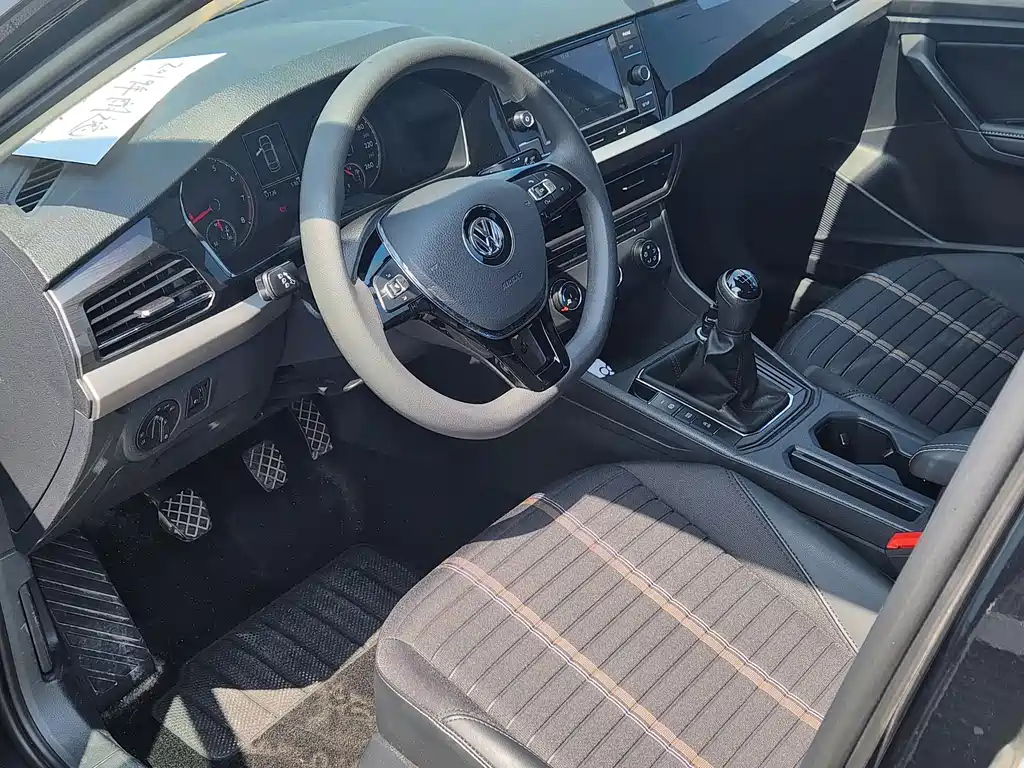 VOLKSWAGEN LAVIDA 2019