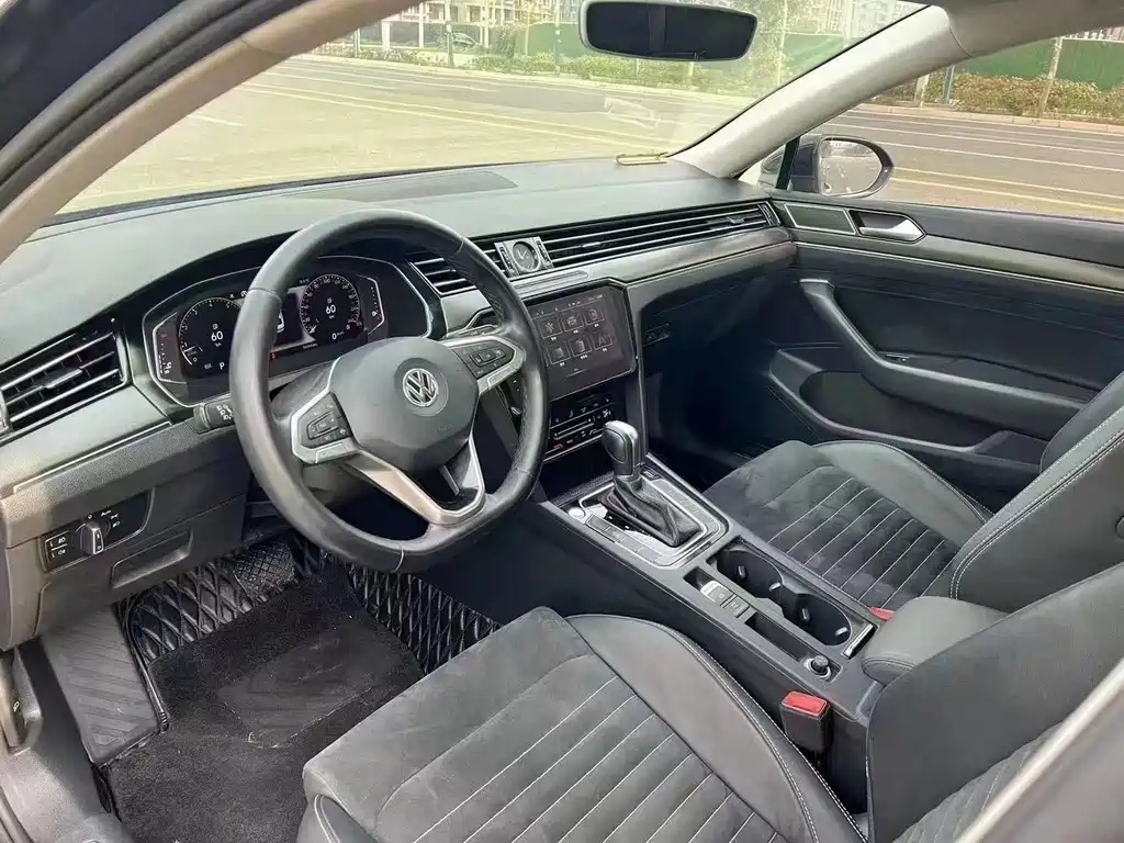 VOLKSWAGEN MAGOTAN 2020