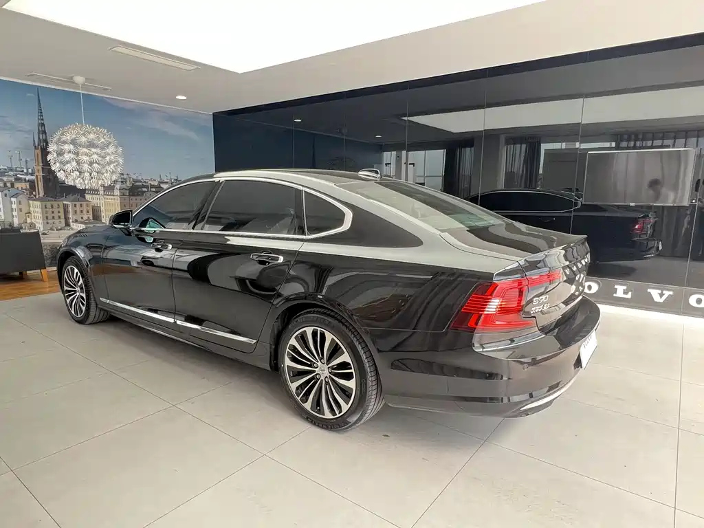 VOLVO S90 2022