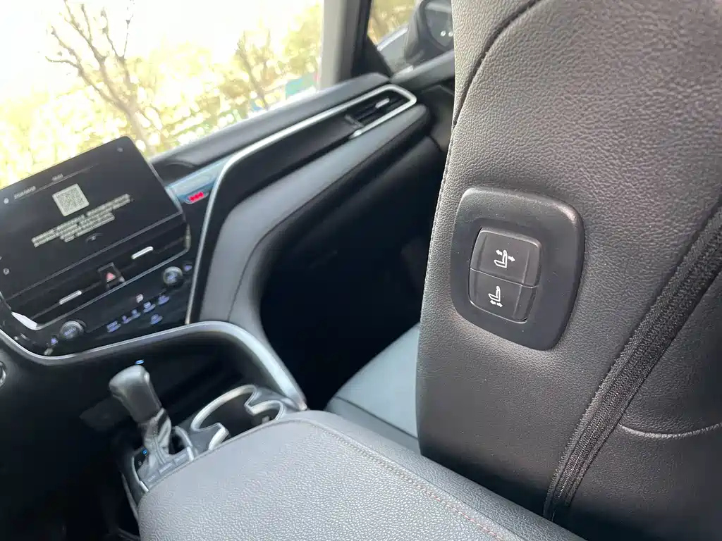TOYOTA CAMRY 2023