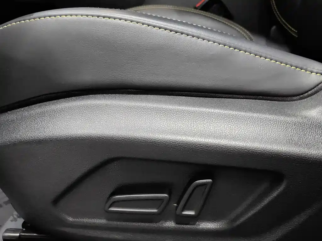 ROEWE RX5 2021