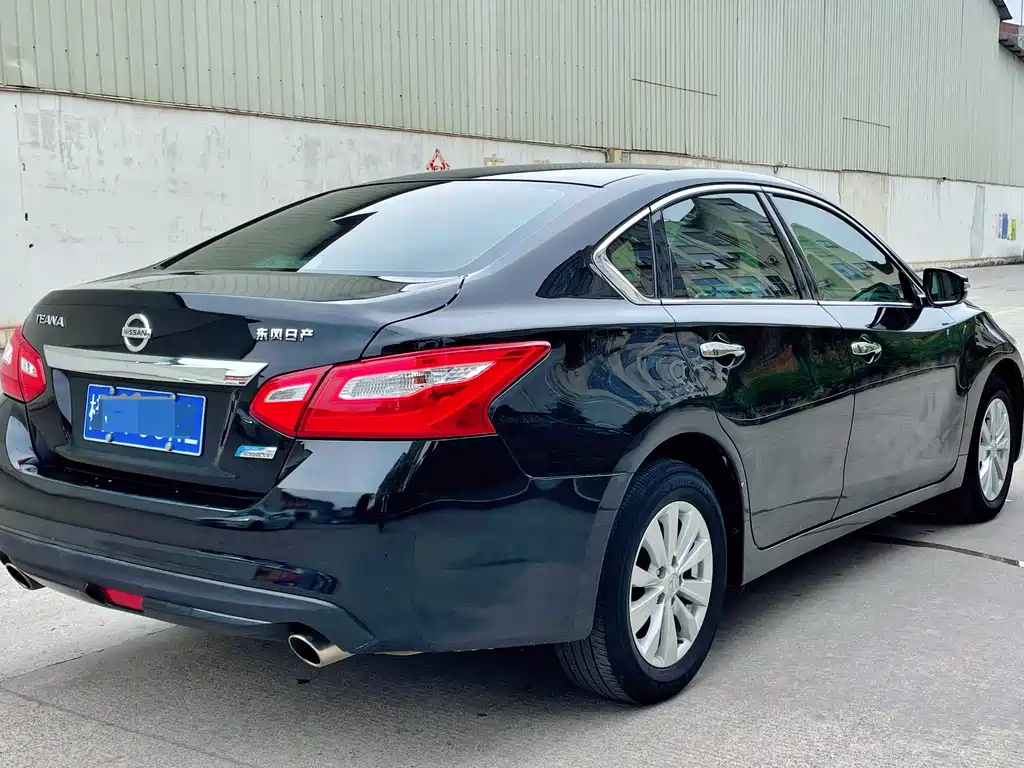 NISSAN TEANA 2017