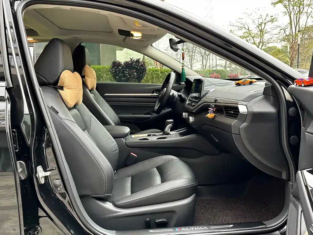 NISSAN TEANA 2022