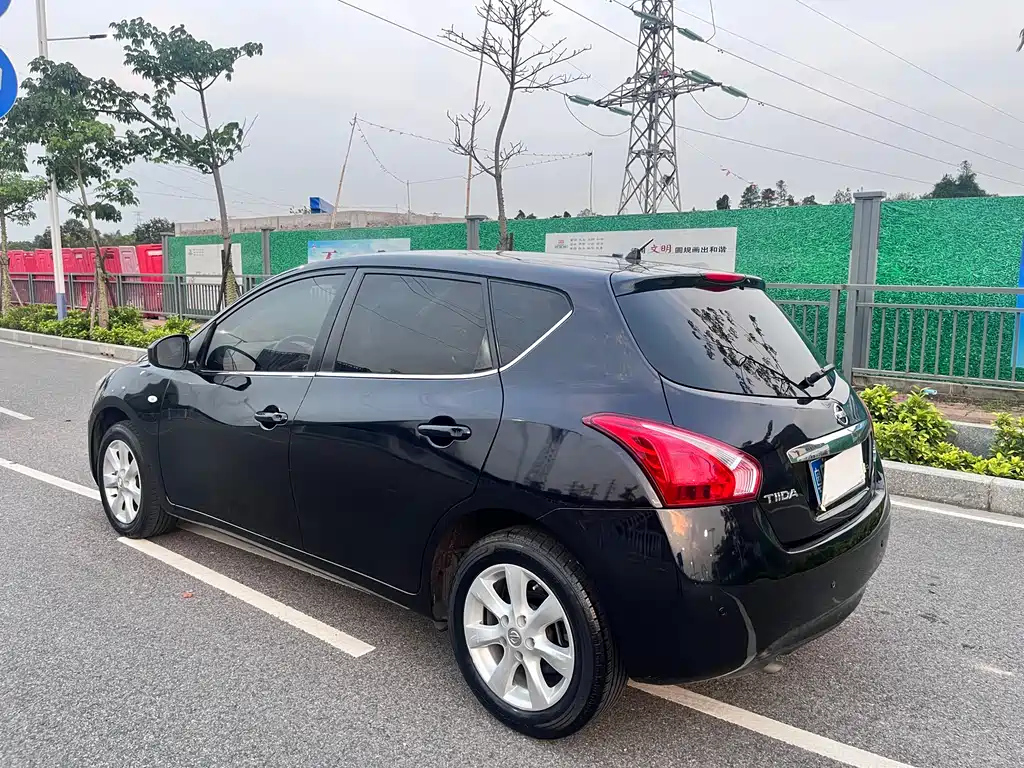 NISSAN TIIDA TIIDA 2013