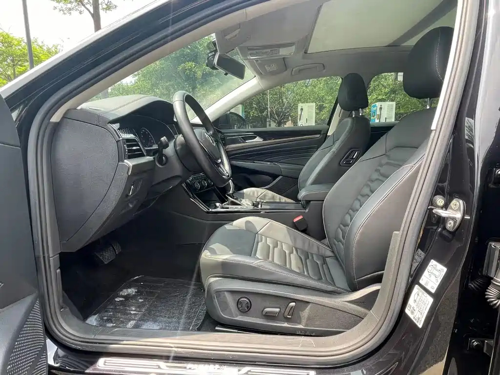 VOLKSWAGEN PASSAT 2020