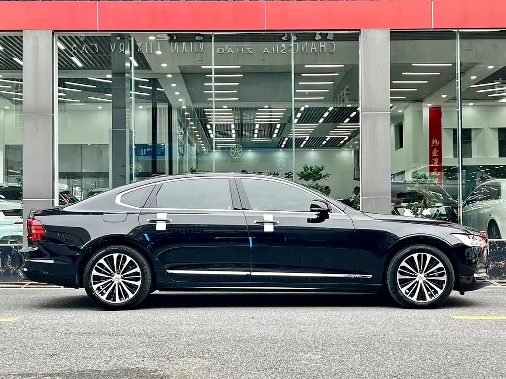 VOLVO S90 2022