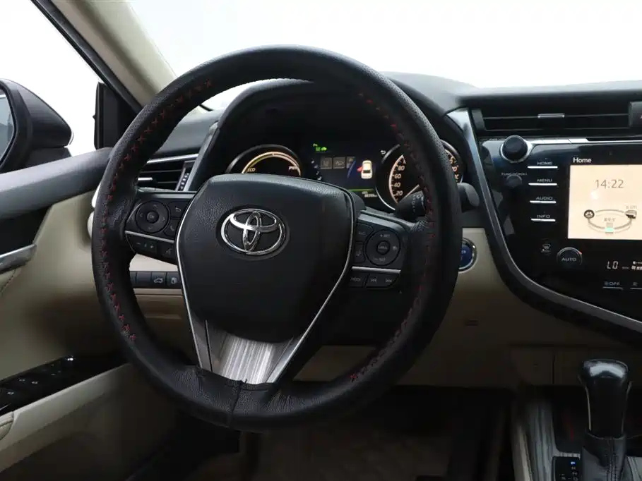 TOYOTA CAMRY 2018