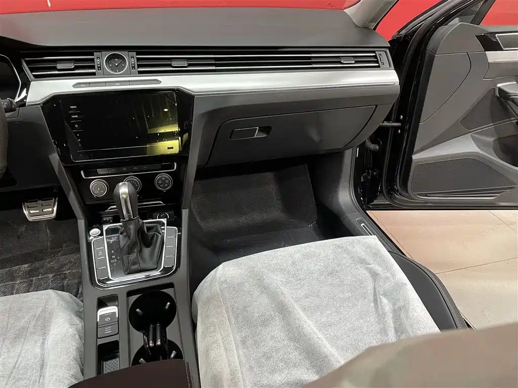 VOLKSWAGEN MAGOTAN 2024