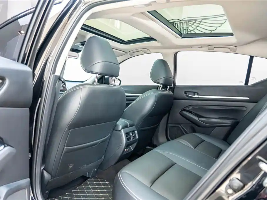 NISSAN TEANA 2022
