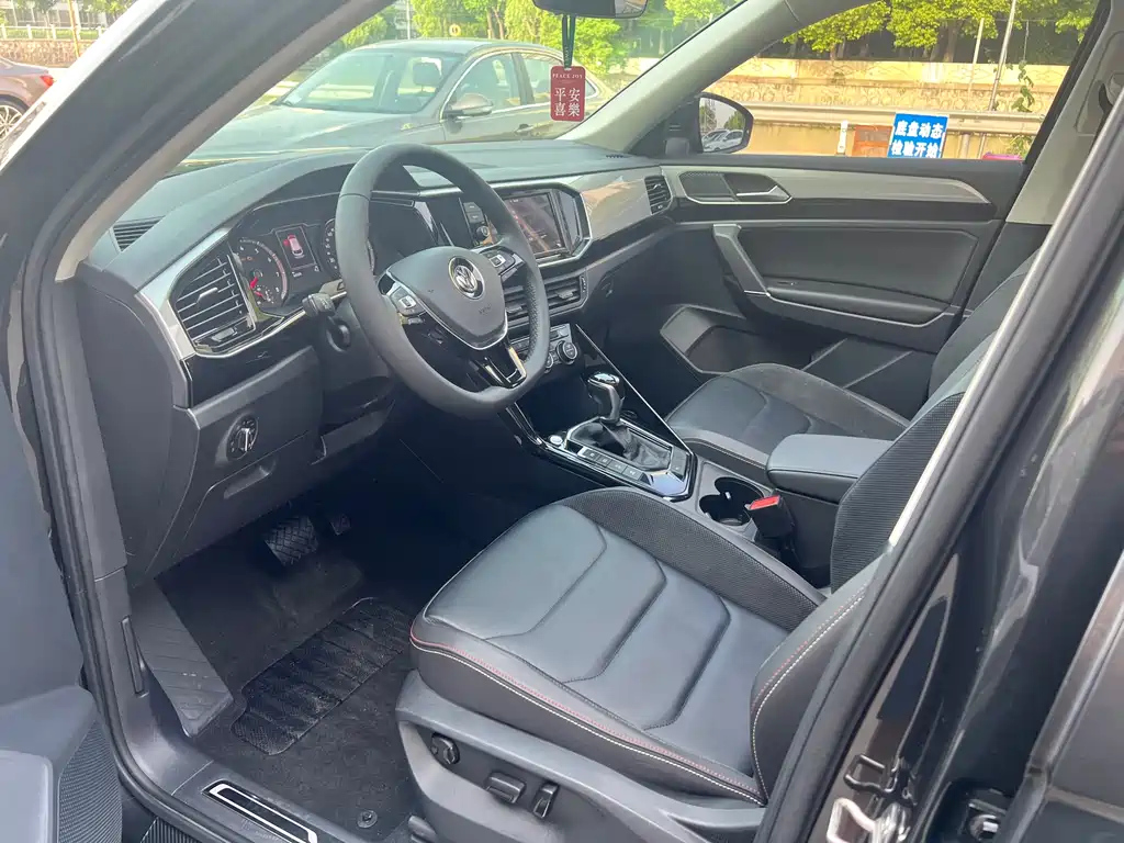 VOLKSWAGEN TAYRON 2020