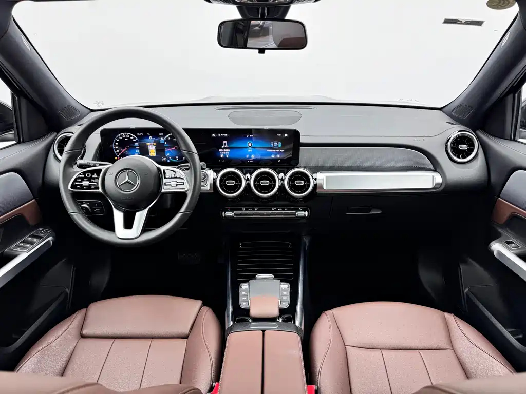 MERCEDES BENZ GLB 2023