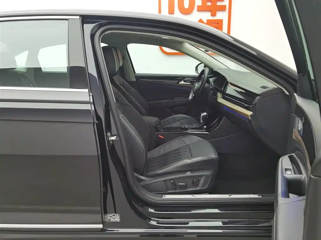 VOLKSWAGEN PASSAT 2021