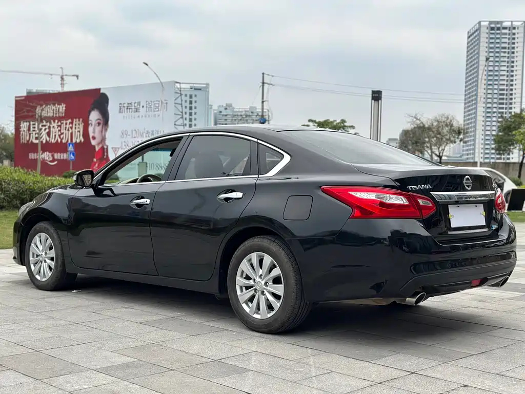 NISSAN TEANA 2017