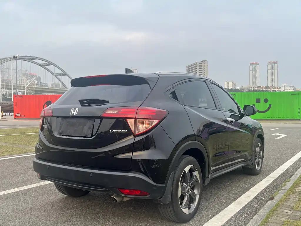 HONDA VEZEL 2015