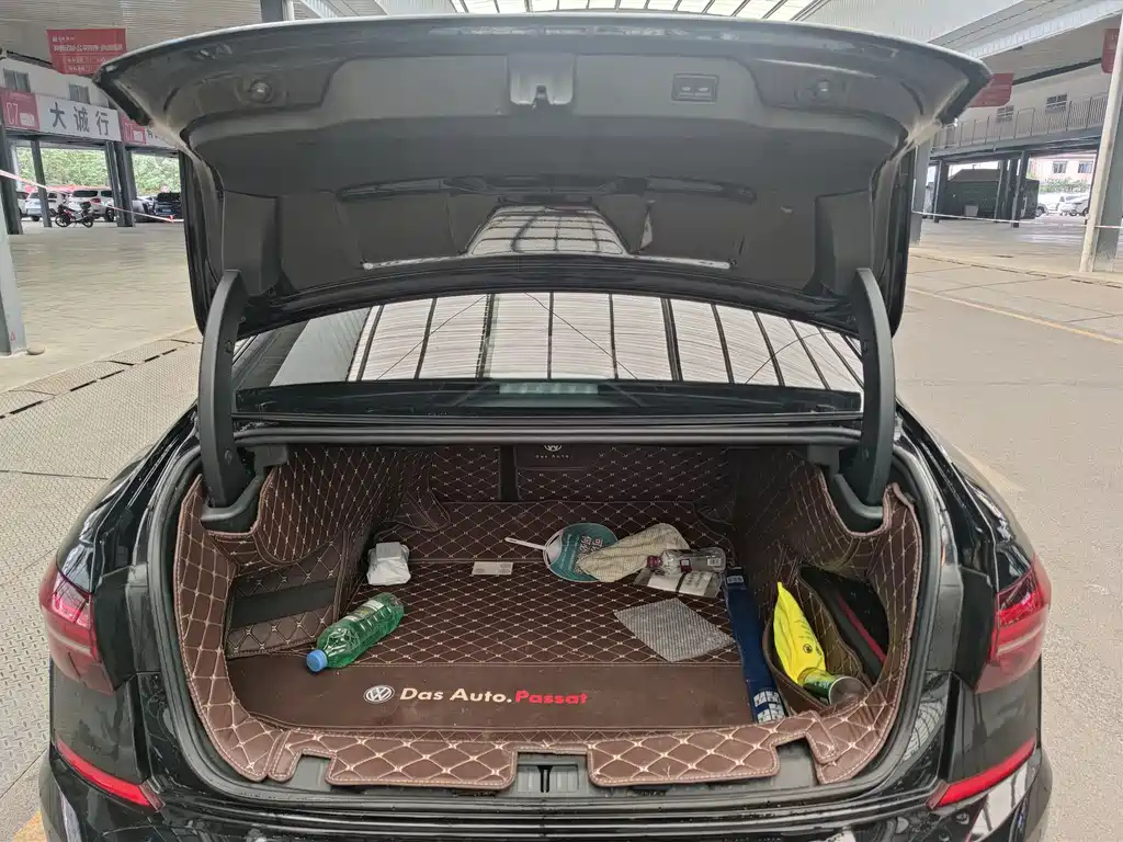VOLKSWAGEN PASSAT 2021