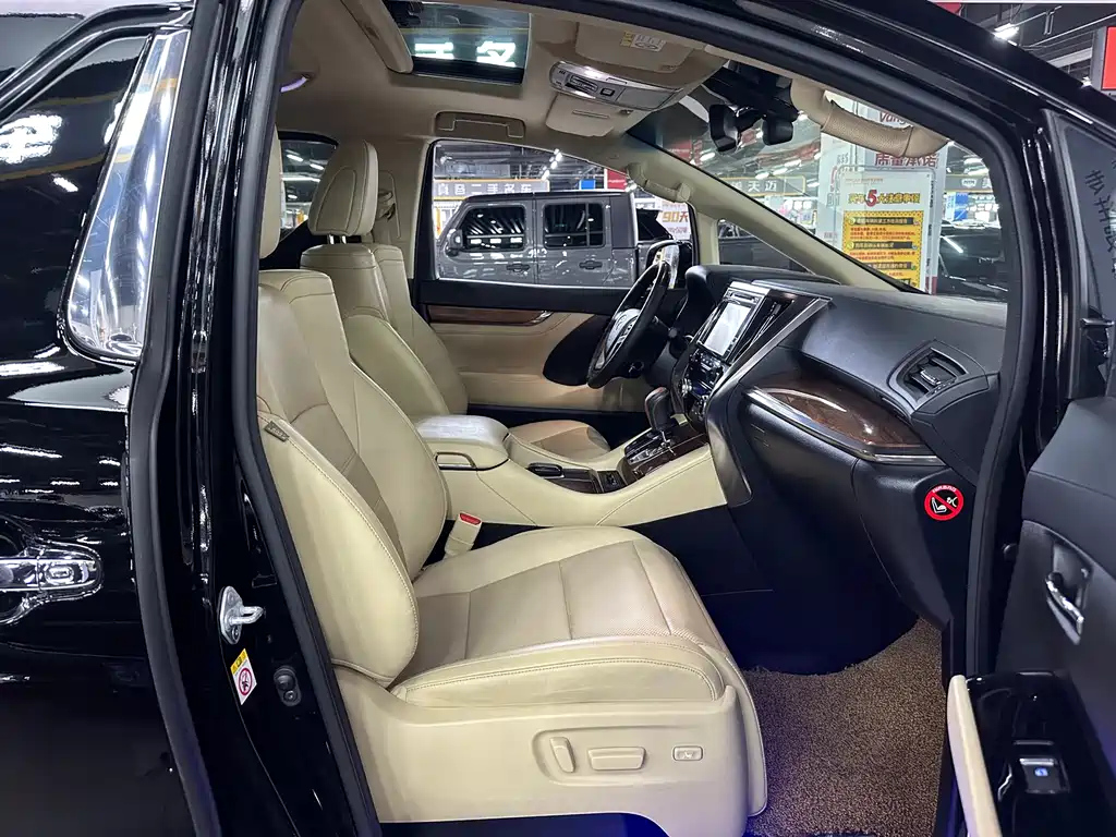 TOYOTA ALPHARD 2018