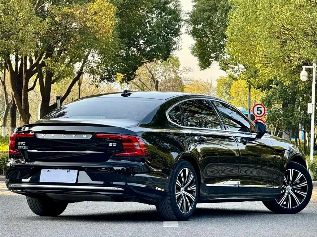 VOLVO S90 2021