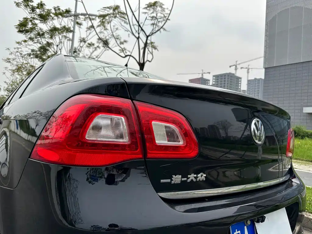 VOLKSWAGEN BORA 2010