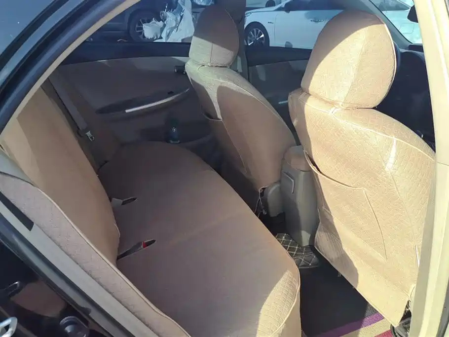TOYOTA COROLLA 2011