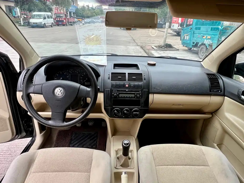 VOLKSWAGEN POLO 2009