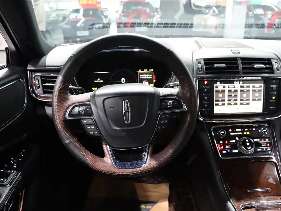 LINCOLN CONTINENTAL 2019