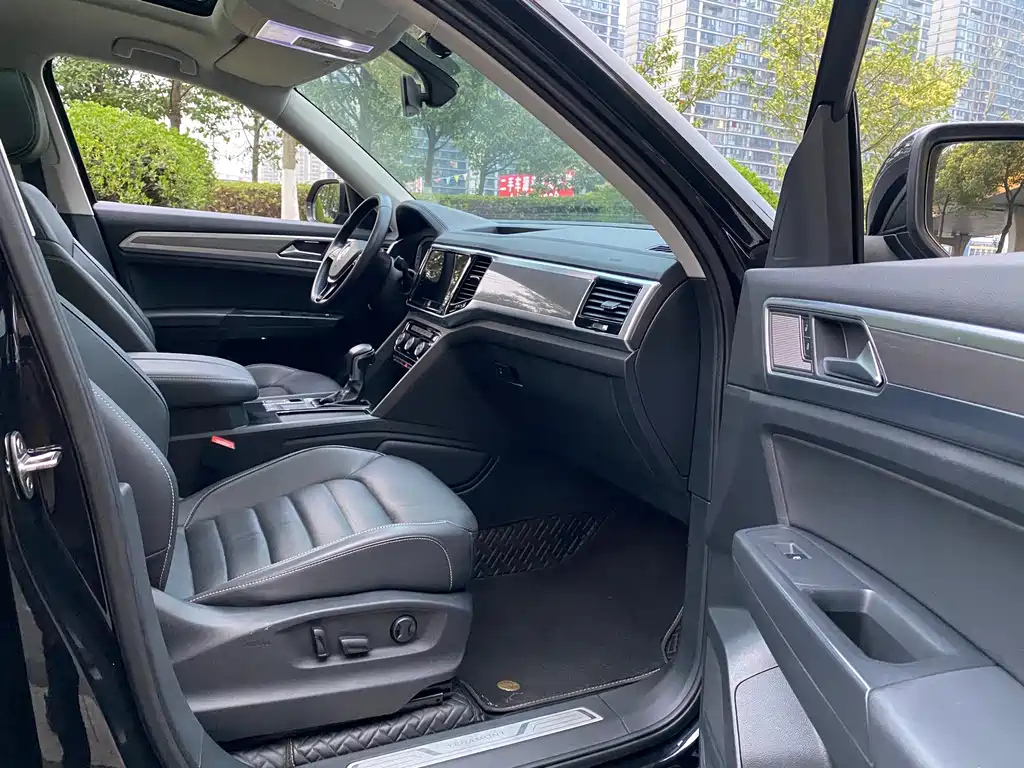 VOLKSWAGEN TOURAN 2021