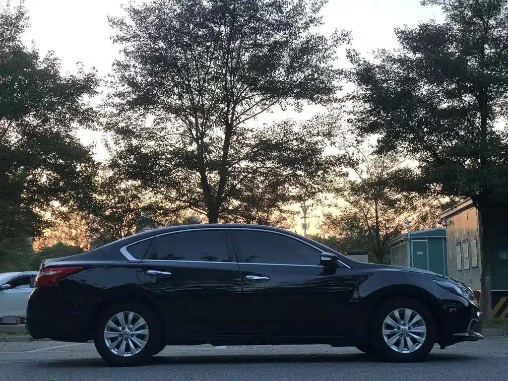NISSAN TEANA 2018