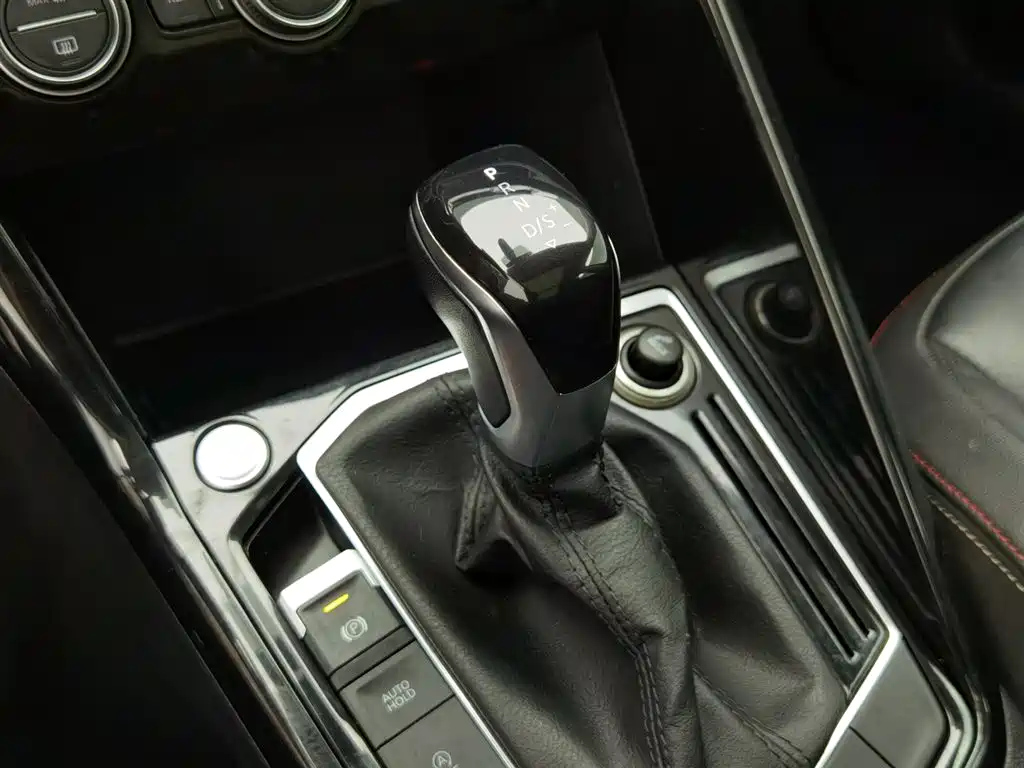 VOLKSWAGEN TAYRON 2020