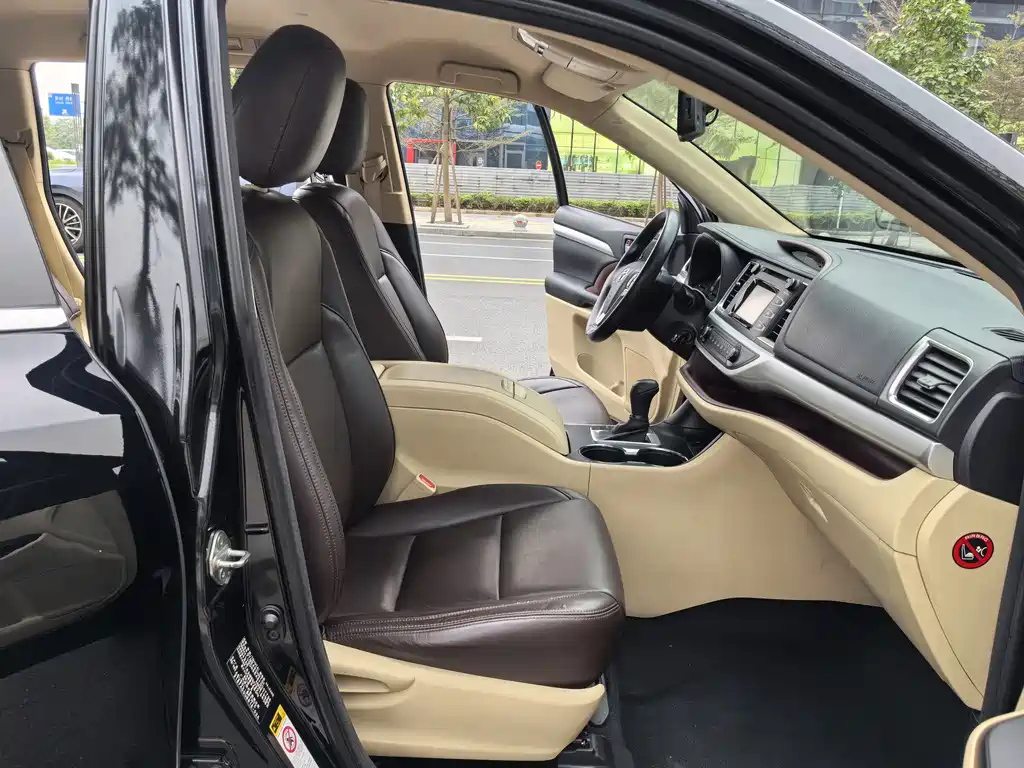 TOYOTA HIGHLANDER 2015