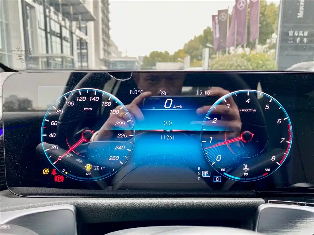 MERCEDES BENZ GLB 2022