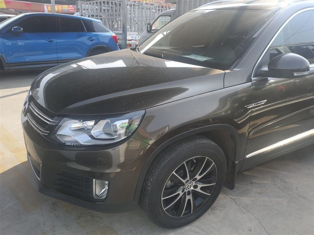 VOLKSWAGEN TIGUAN 2016