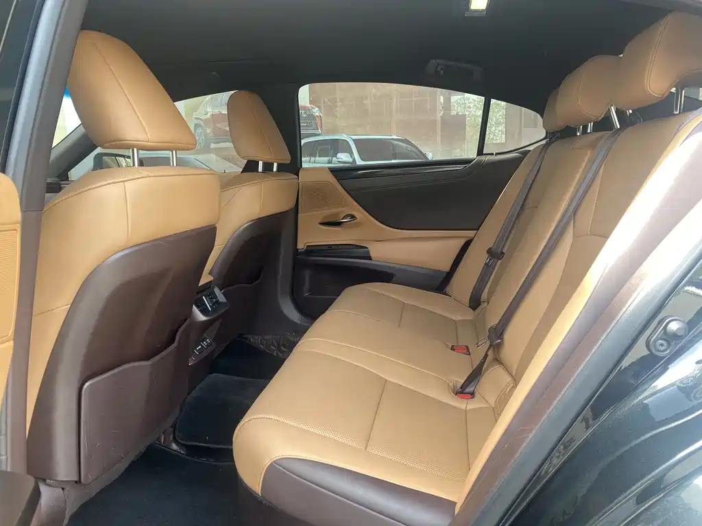 LEXUS ES 2021