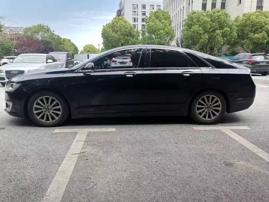LINCOLN MKZ 2018