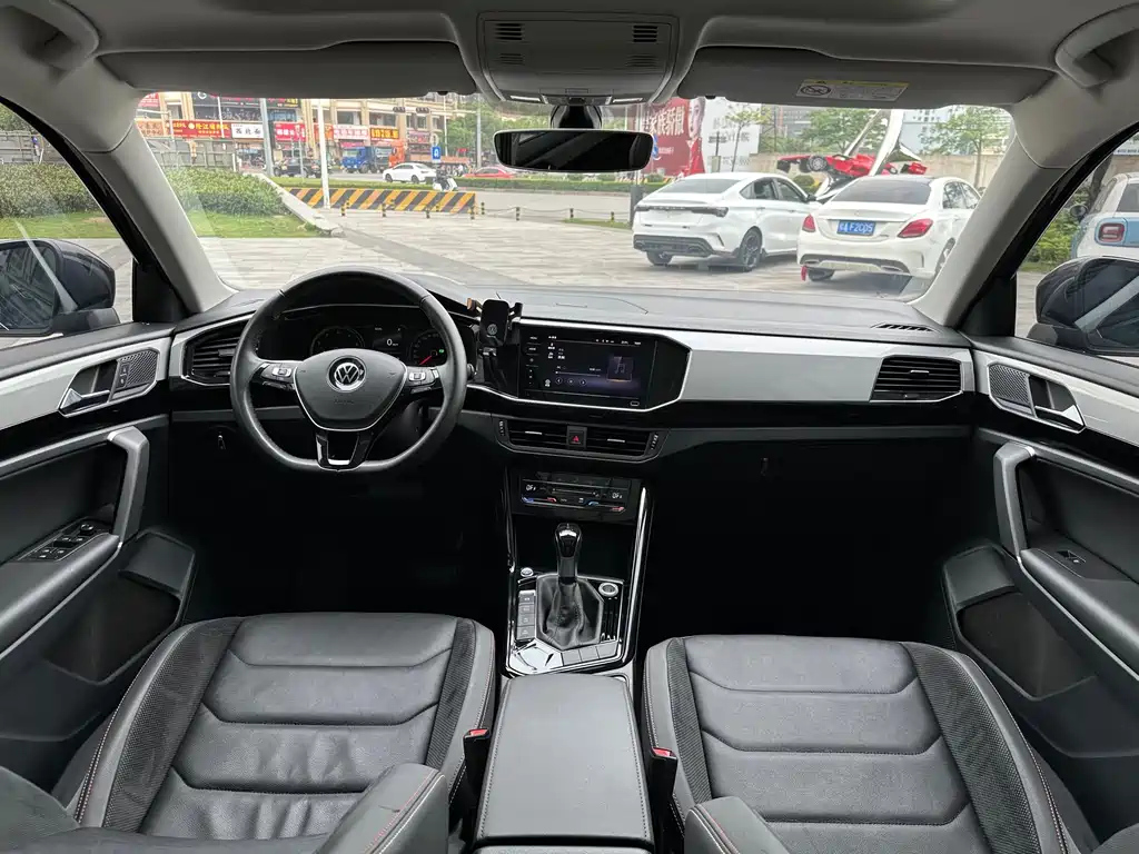VOLKSWAGEN TAYRON 2021