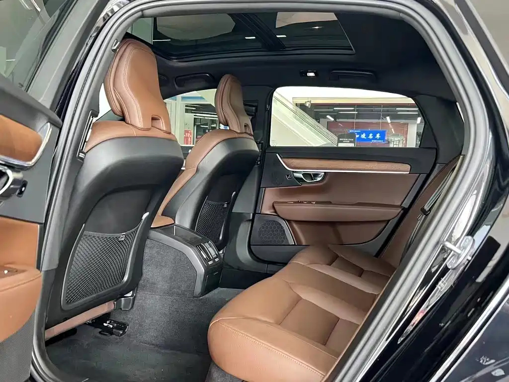 VOLVO S90 2022