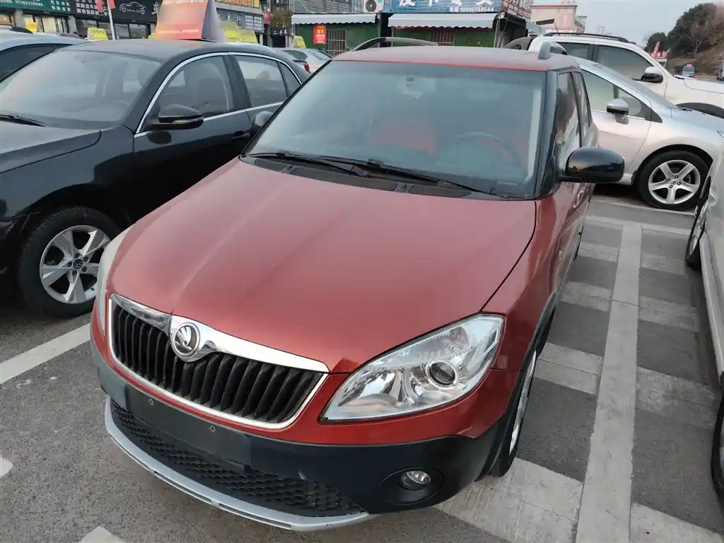 SKODA FASCIA 2014
