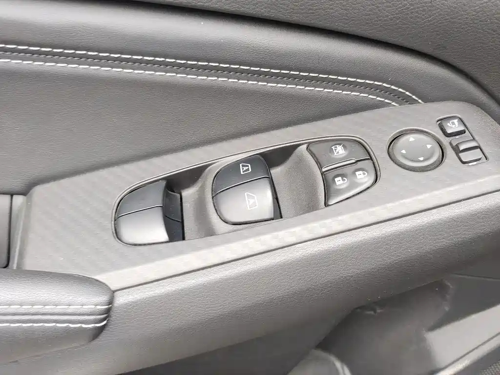 NISSAN TEANA 2020