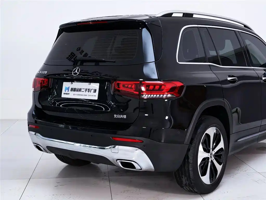 MERCEDES BENZ GLB 2023