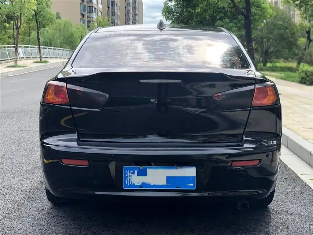 MITSUBISHI LANCER EX 2012