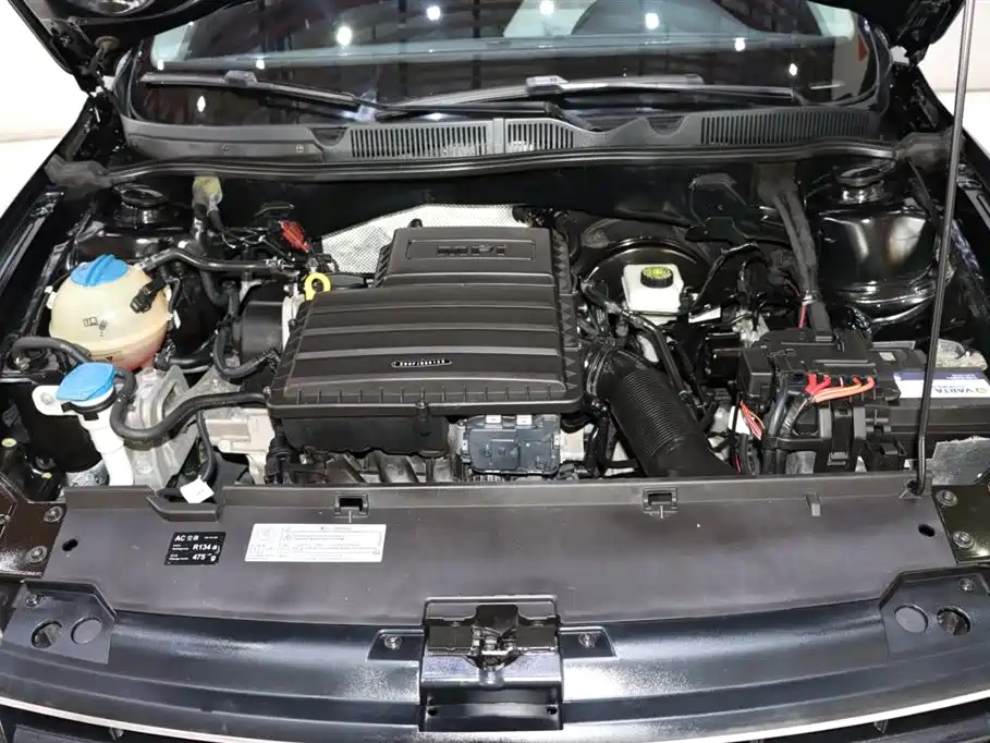 VOLKSWAGEN BORA 2018