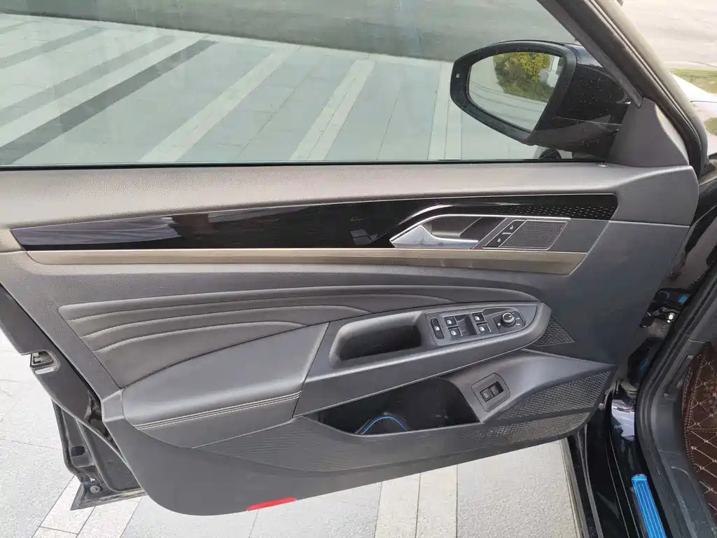 VOLKSWAGEN PASSAT 2020