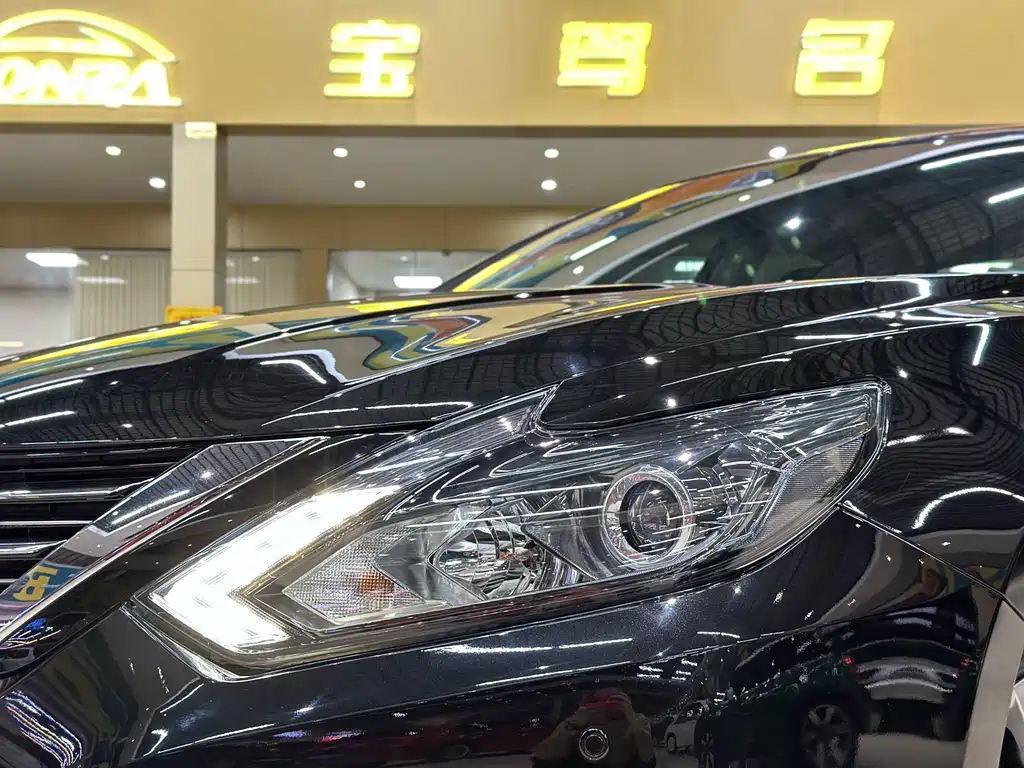 NISSAN TEANA 2018